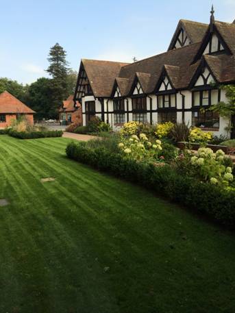 愛克利伍德中學 愛克利伍德中學