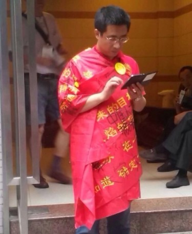 學(xué)生高考 老師忙奇葩.jpg