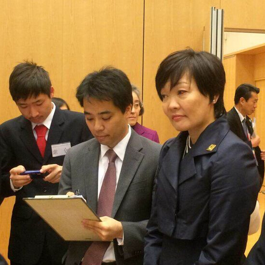 安倍夫人贊中國學(xué)生英語好 聊日劇被指落伍 安倍夫人贊中國學(xué)生英語好 聊日劇被指落伍