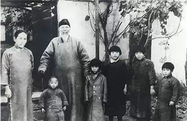 美術(shù)生一生娶這么多年輕的美女，太勵志了！