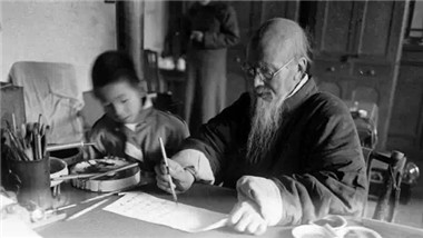 美術(shù)生一生娶這么多年輕的美女，太勵志了！