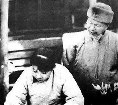 美術(shù)生一生娶這么多年輕的美女，太勵志了！