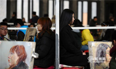 美院藝考最任性，讓1.2萬考生畫真人模特！