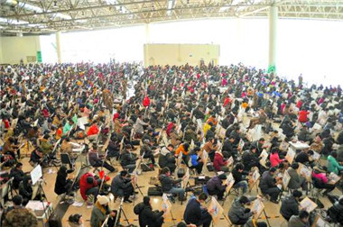 你為什么非得學(xué)美術(shù)不可？學(xué)了美術(shù)你又能干什么？