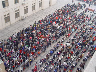 你為什么非得學(xué)美術(shù)不可？學(xué)了美術(shù)你又能干什么？