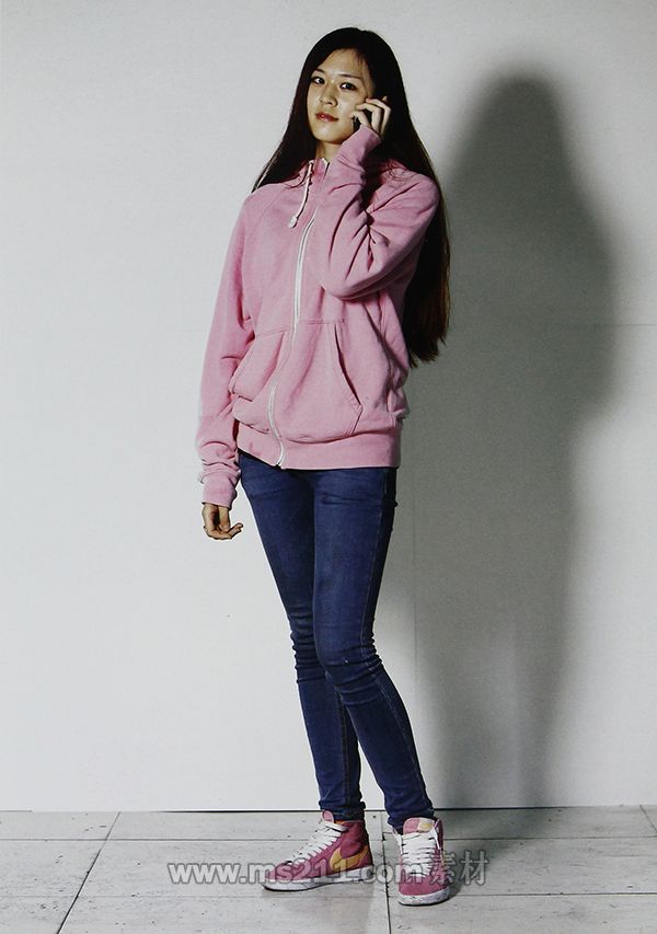 打電話女青年 速寫.jpg