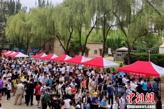 &nbsp;西安交大迎來4600余名2019級(jí)本科新生。　西安交大供圖 攝&nbsp;