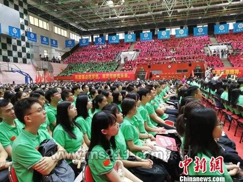 暨南大學(xué)舉行2019年新生開學(xué)典禮。郭軍 攝