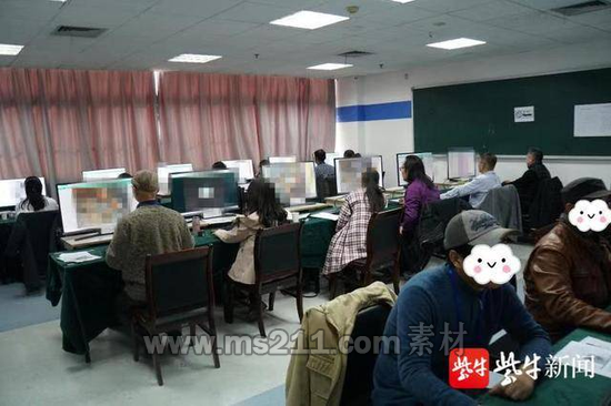 音樂類：按高考閱卷標準進行筆試評卷