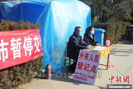 董霄加入社區(qū)疫情防控工作隊(duì) 唐凱旋 攝